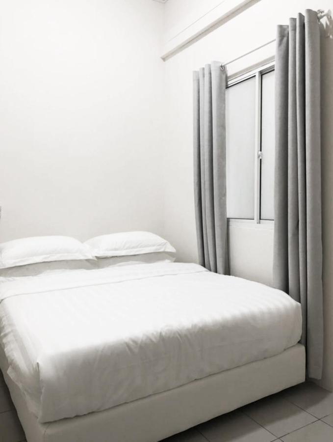 ออซซี ลอดจ์ Hotel เซมปอร์นา ภายนอก รูปภาพ