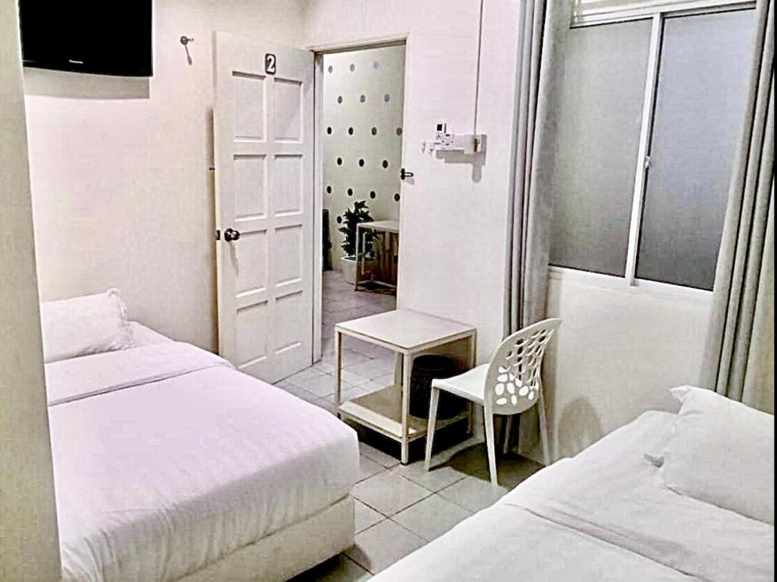 ออซซี ลอดจ์ Hotel เซมปอร์นา ภายนอก รูปภาพ