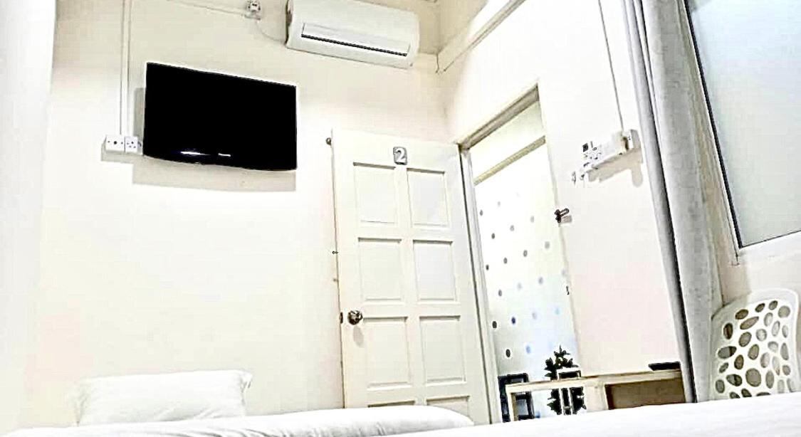 ออซซี ลอดจ์ Hotel เซมปอร์นา ภายนอก รูปภาพ