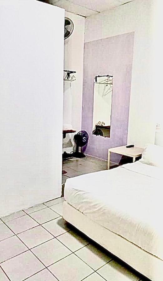 ออซซี ลอดจ์ Hotel เซมปอร์นา ภายนอก รูปภาพ